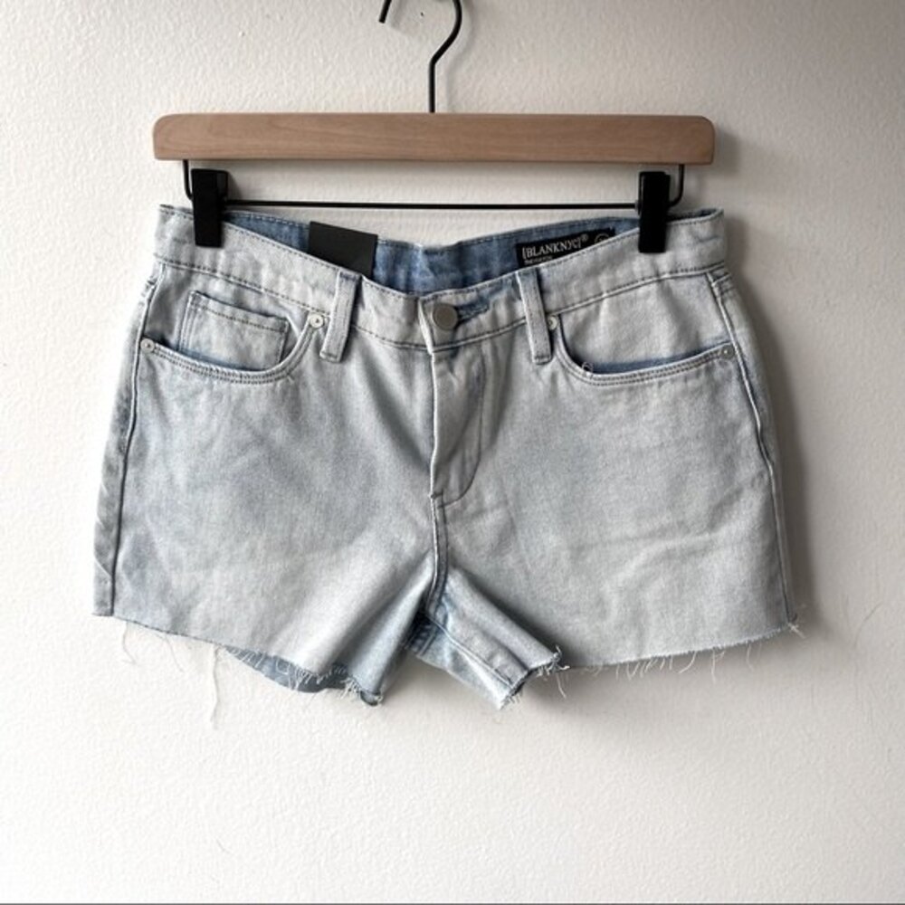 Blank NYC The Fulton Roll Up Short Light Wash Cut Off Short Raw Hem size 27/4